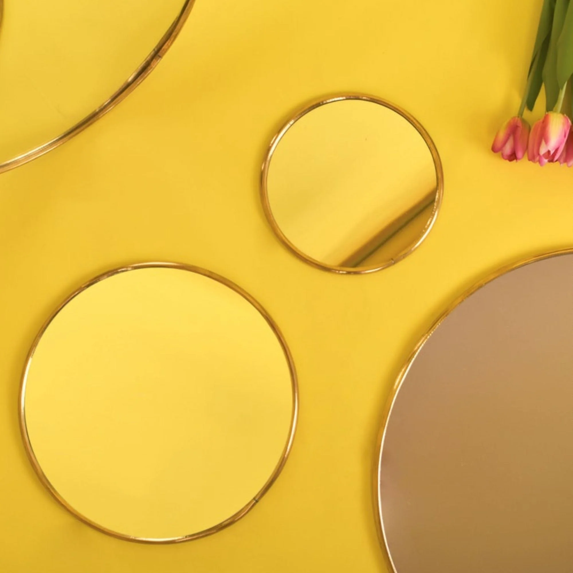Modern Golden Abstract Round Shaped Wall Mirror - Image 4
